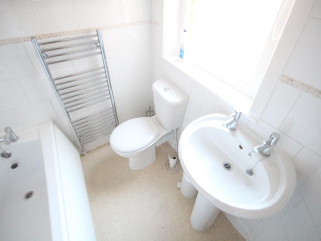 3 bedroom terraced house Let Agreed in Barnoldswick - 2016-10-05 14.38.34.jpg